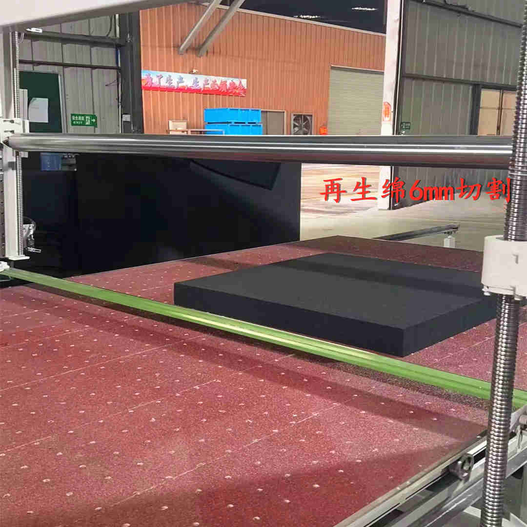 Regenerated cotton table board suction flat-cutting machine